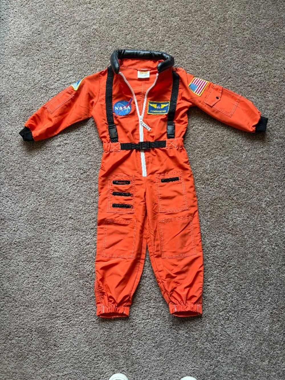 NWOT Aeromax Jr. Astronaut Suit Costume, size kids small 4-6 (orange)